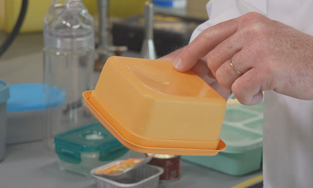 Afbeelding van Gif in het lijf: chemische stoffen in plastic en de gezondheidsrisico’s