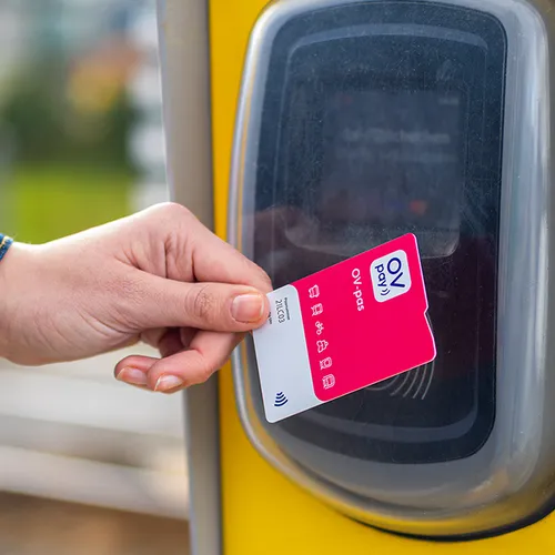 De ov-chipkaart verdwijnt, OVpay verschijnt. Wat gaat er veranderen?