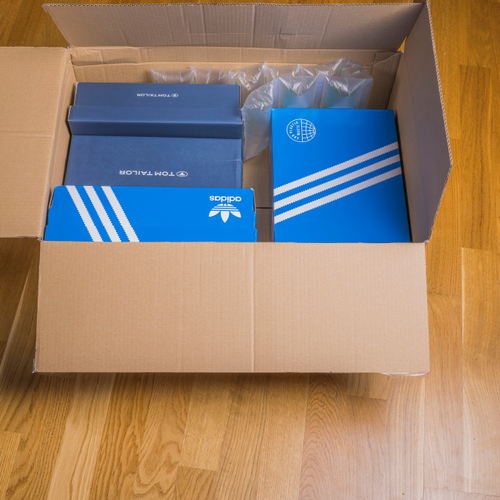 De Adidas-webshop heeft mijn bestelling geannuleerd, maar weigert geld terug te storten op mijn cadeaubon. Wat nu?