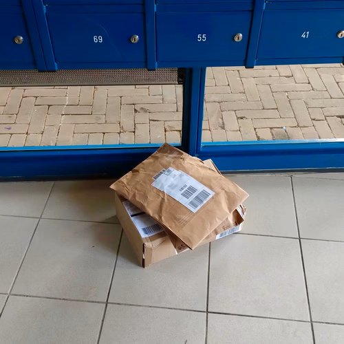 Volgens de bezorger is een pakketje afgeleverd, maar ik heb niks ontvangen. Ben ik mijn geld kwijt?