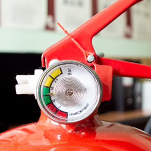 Zijn bewoners verantwoordelijk voor het oplossen van wateroverlast die ontstaat op gemeentegrond?