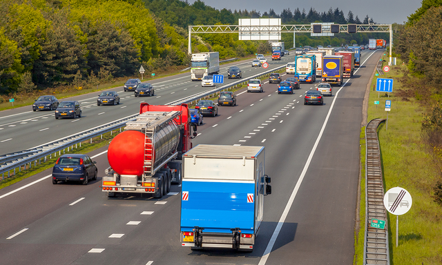 Afbeelding van Politie waarschuwt automobilisten: "Vluchtstrookbendes actief in Nederland"