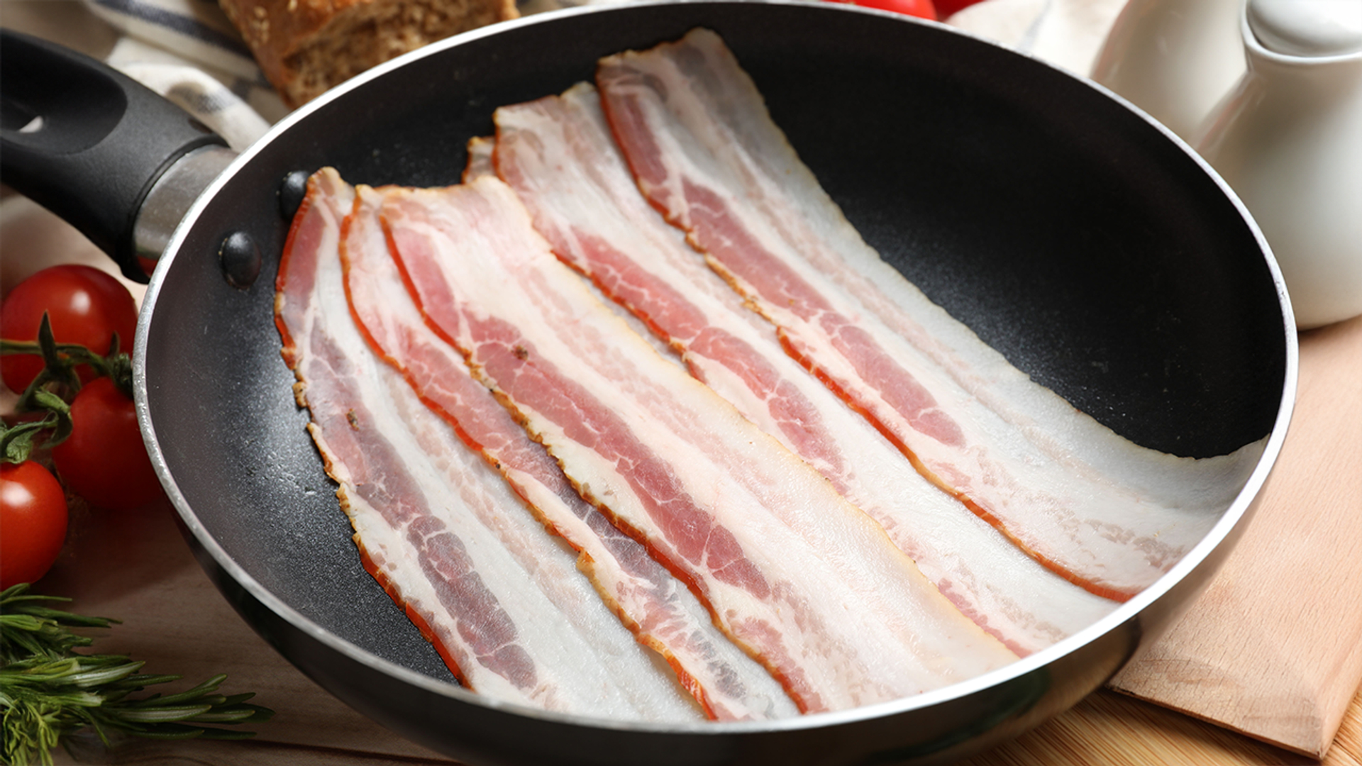 ontbijtspek_bacon_1280px