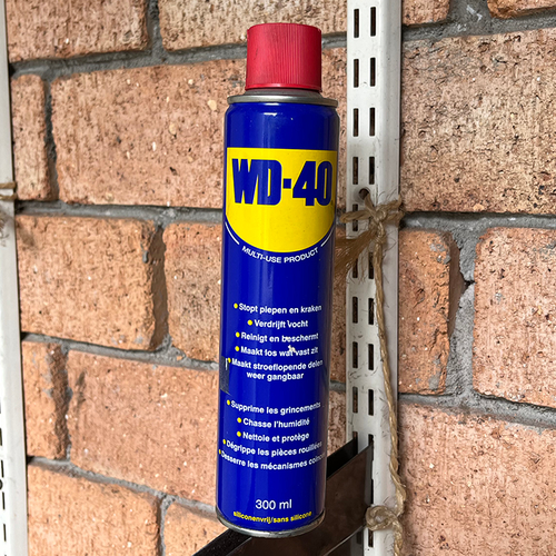 Wat is het 'wondermiddel' WD-40 en waar kun je het wel/niet voor gebruiken?