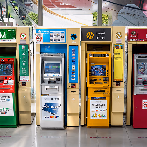 Afbeelding van Wat kost pinnen en contant geld opnemen in het buitenland?