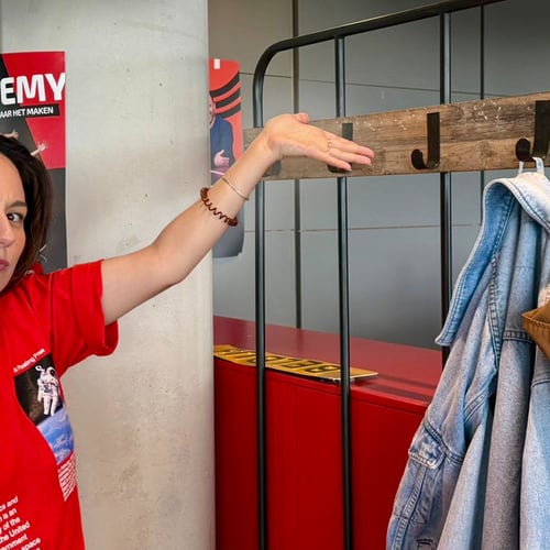 Check je Recht: wie is aansprakelijk als je jas kwijtraakt bij de garderobe?