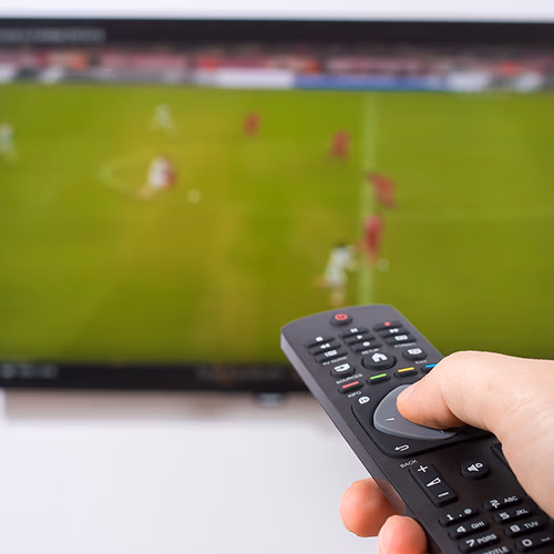 Afbeelding van Ziggo voegt eredivisievoetbal toe aan basispakket tv: wat doet dit met de tarieven?