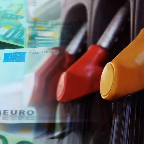 Afbeelding van Benzine nog nooit zo duur: deel huishoudens moet besparen op boodschappen