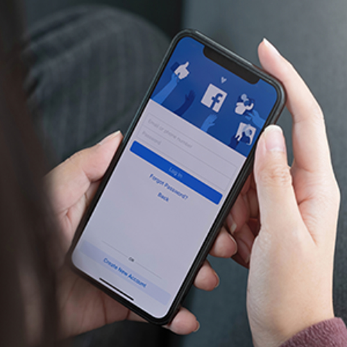 Is het toegestaan dat Facebook mijn identiteit controleert met een videoselfie?
