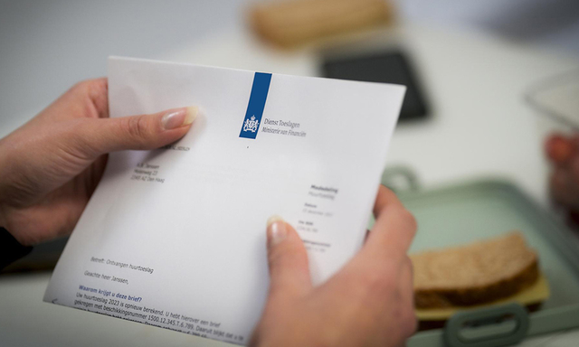 Afbeelding van Steeds meer mensen in financiële problemen door terugbetalen van toeslagen