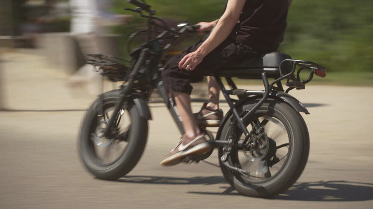 Inspectie winkels in overtreding bij verkoop opgevoerde fatbike Kassa BNNVARA