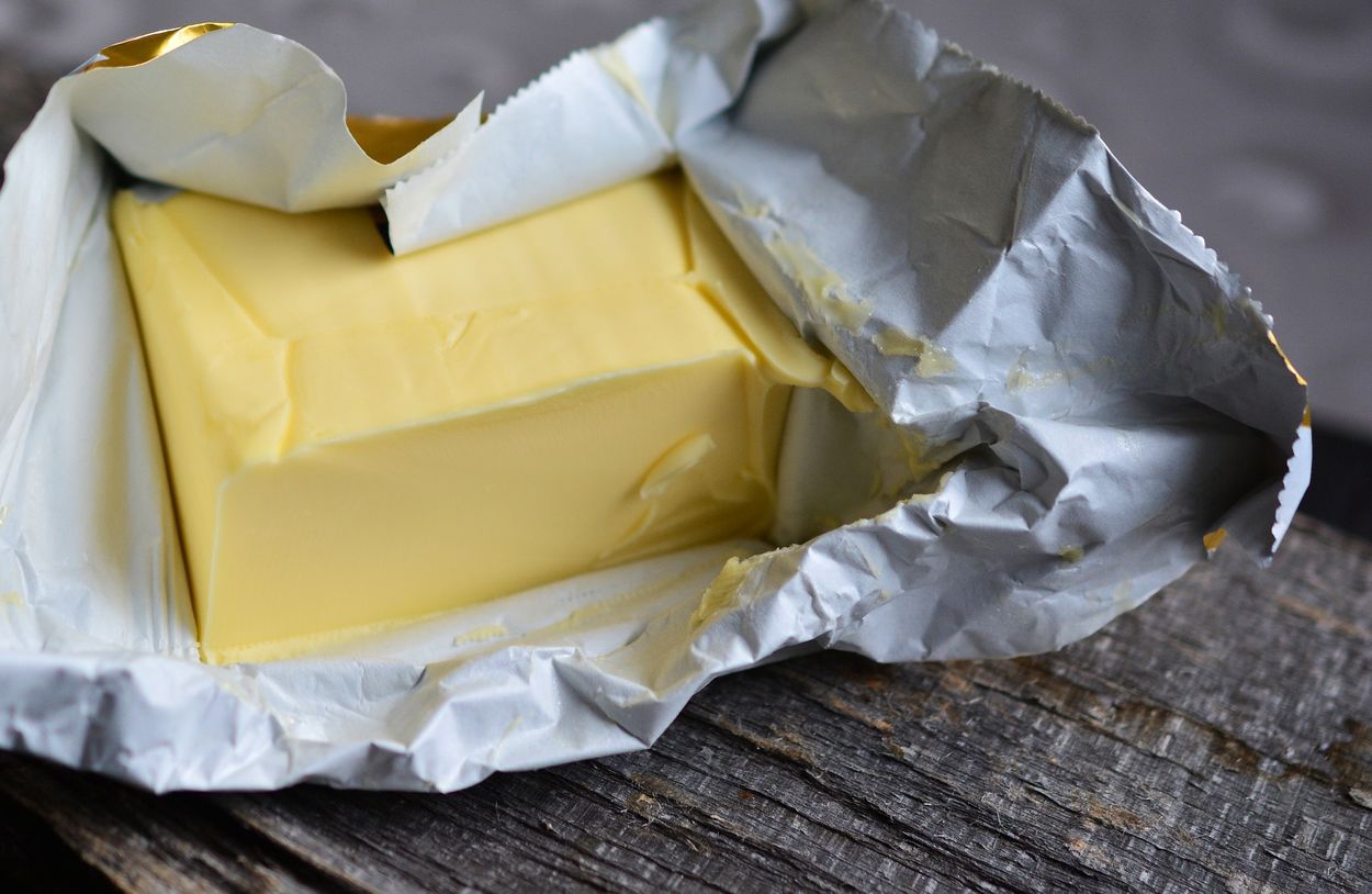Afbeelding van Boter, kaas, eieren en sauzen: in of buiten de koelkast bewaren?