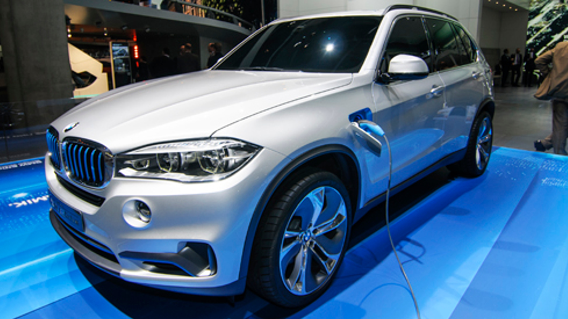 600x275_bmwx5edrive.JPG