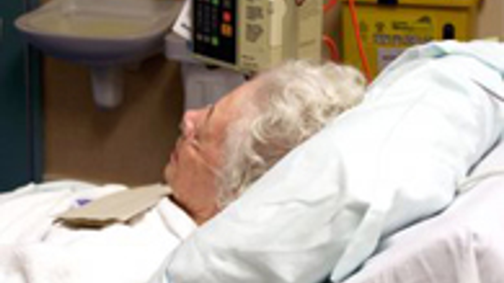 543797_elderly_hospital_pat_07.jpg