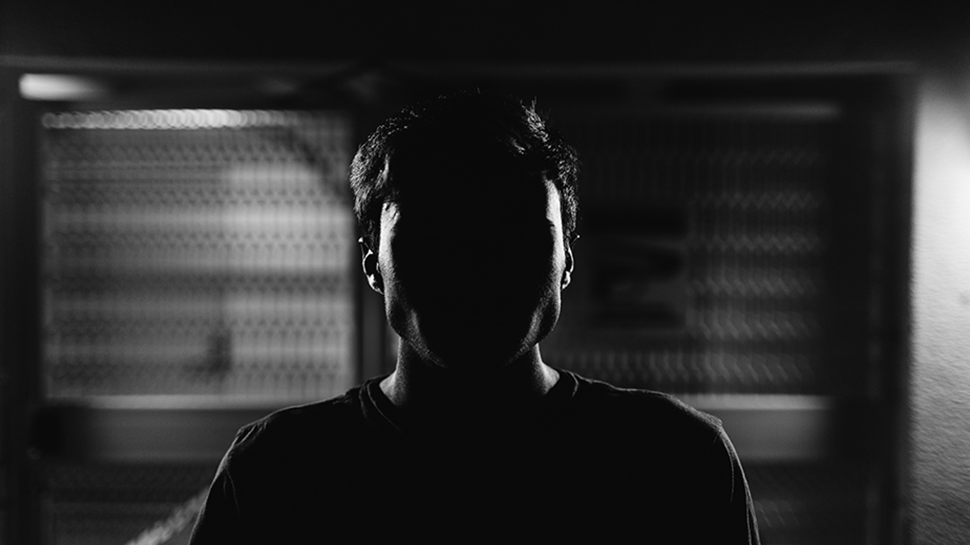 Donkere man_zwart_930x520