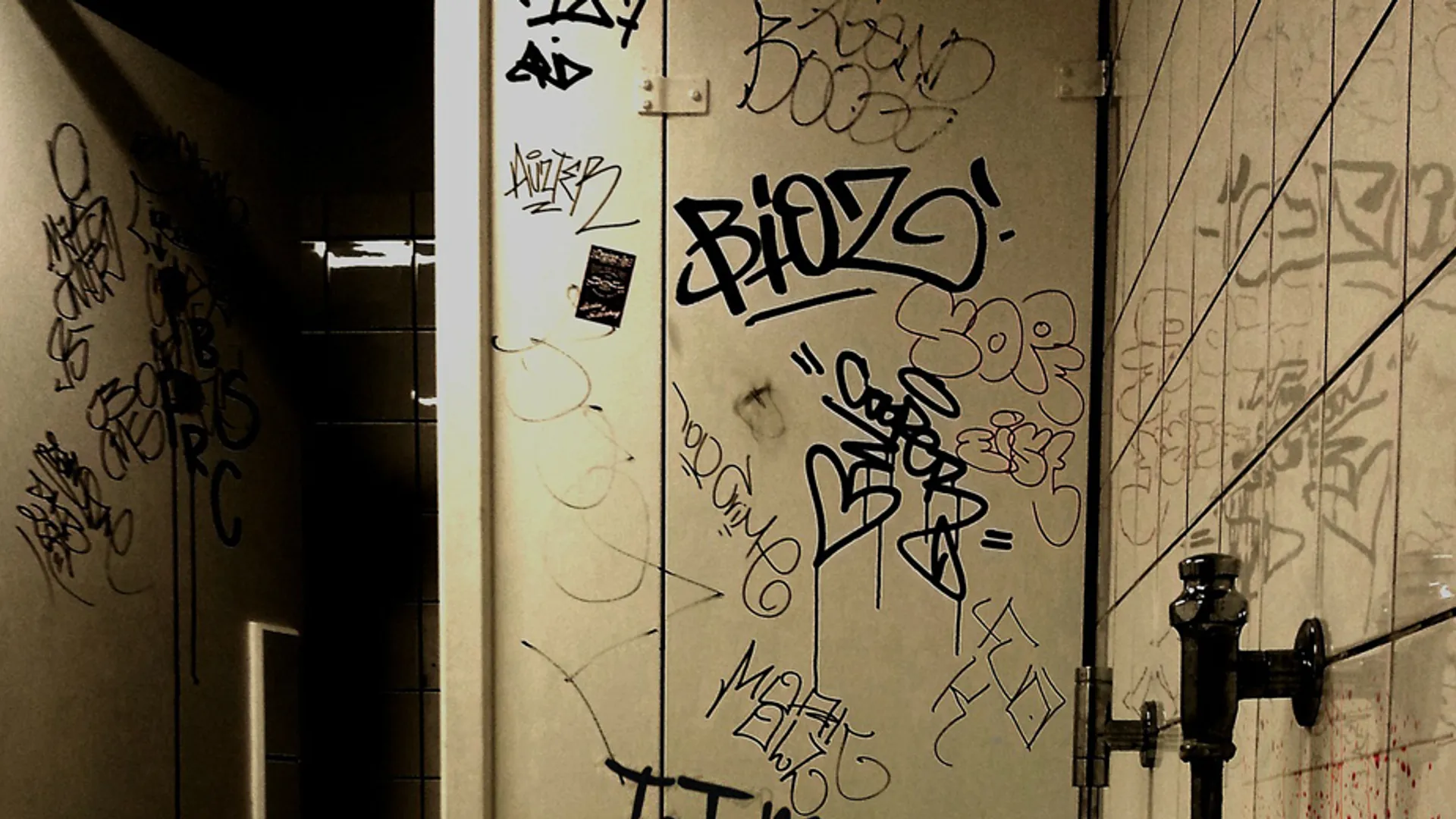 wc oud grafity 930 x 520