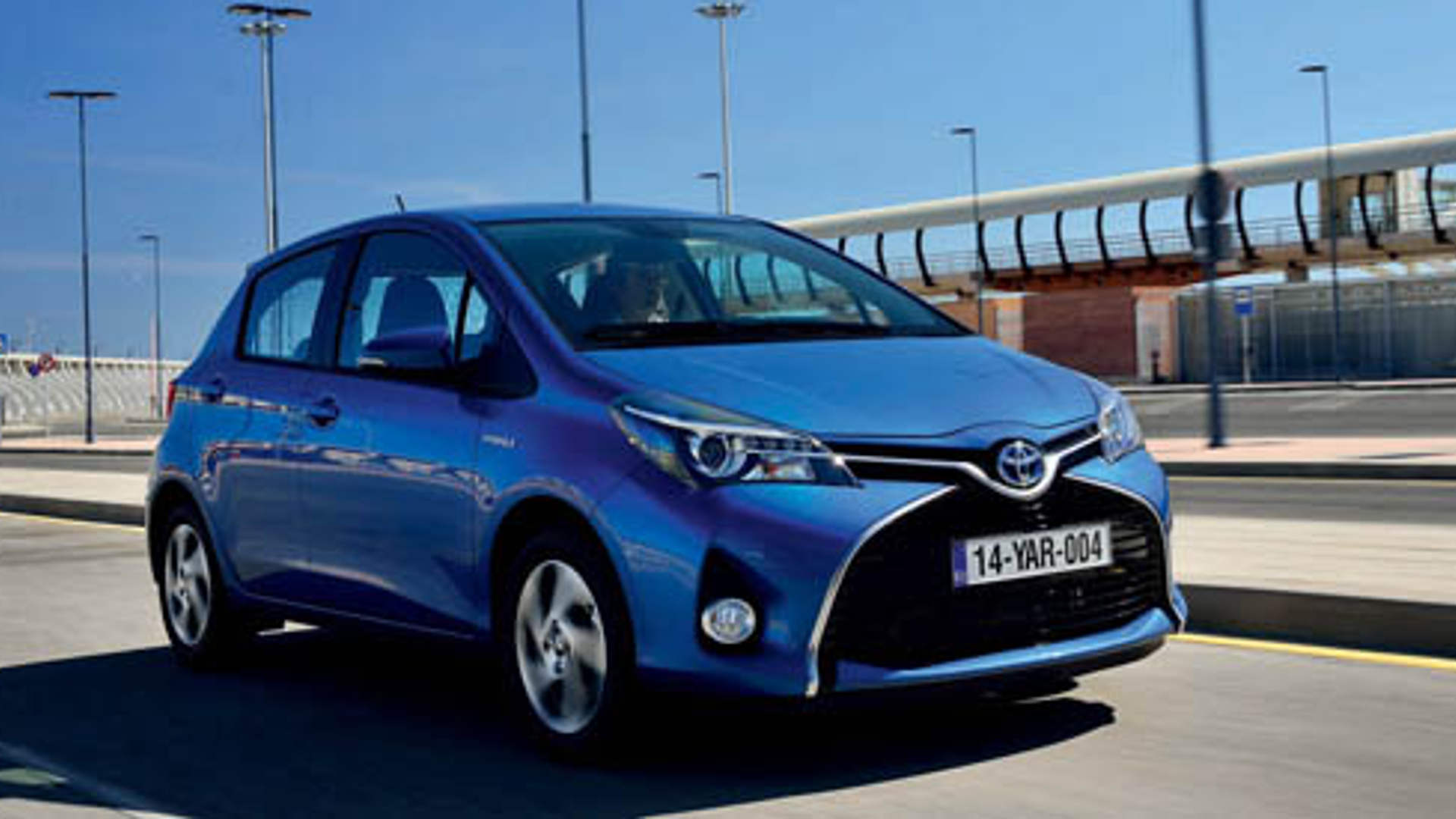 600x275_toyotayarishybrid.jpg