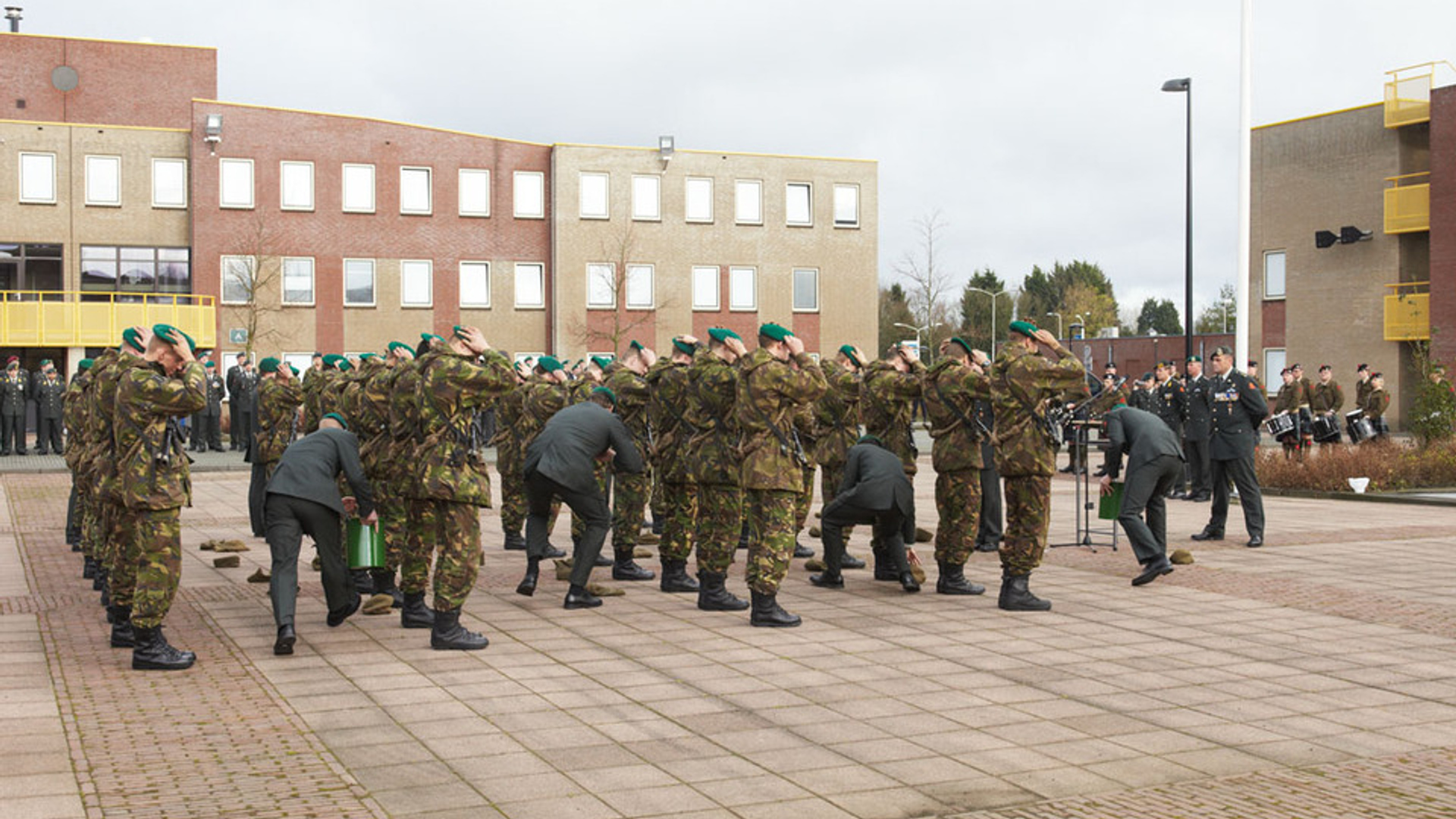 uitreiking-groene-baretten-kopie