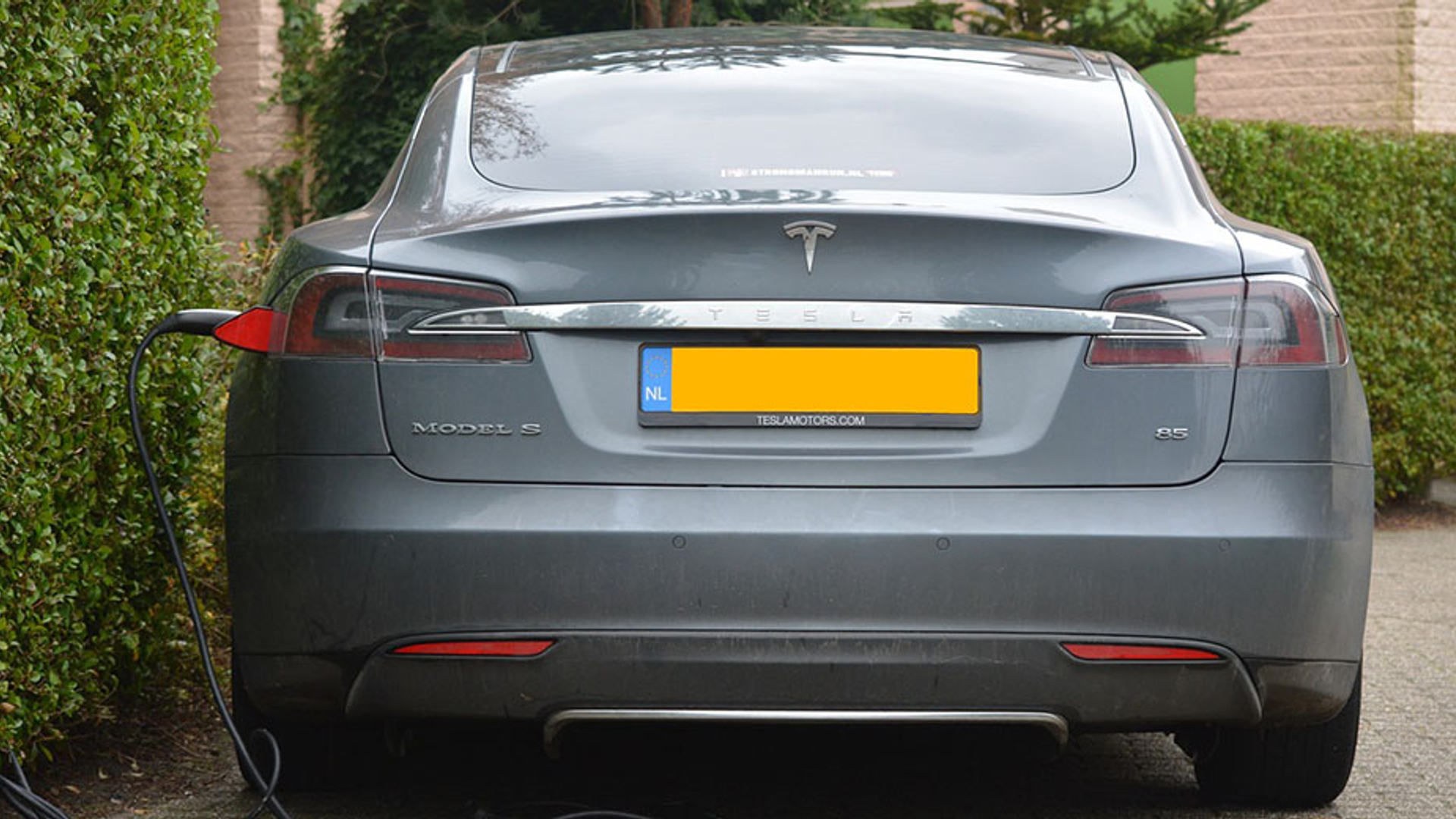 electric-car Tesla 930x520