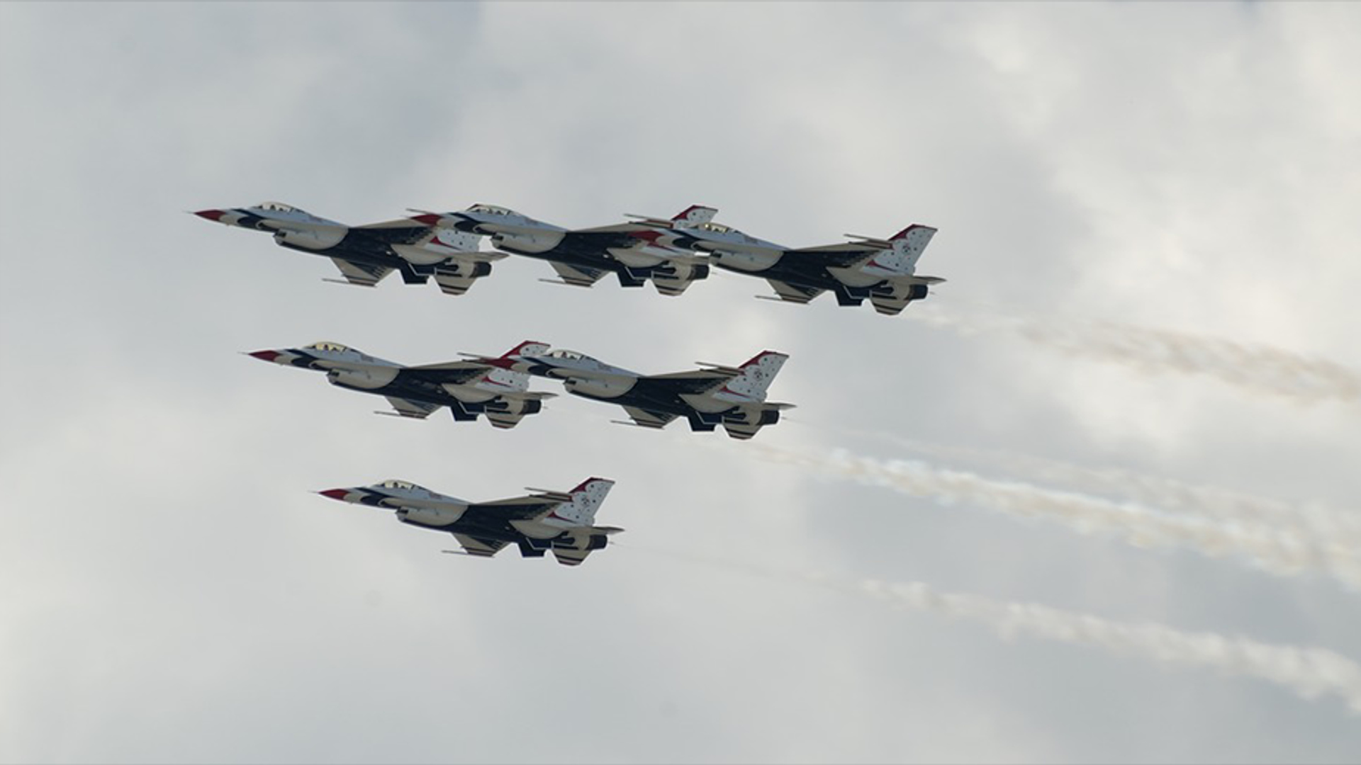 f16 vliegtuig 930x520