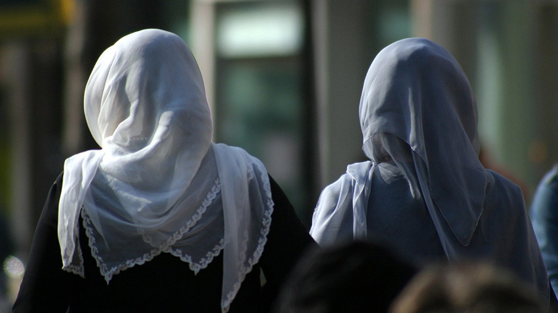 vrouwen hoofddoek 930x520