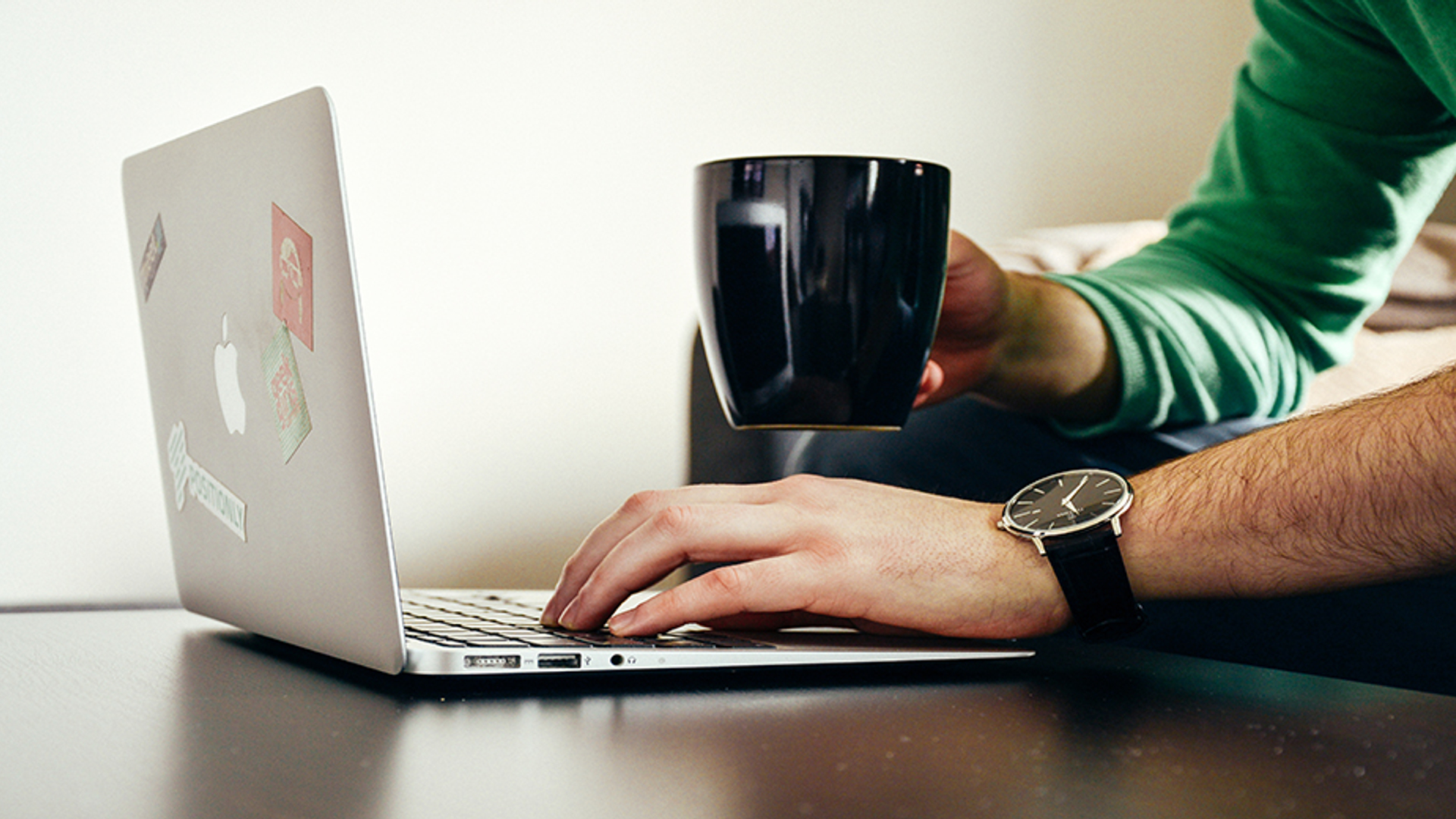 laptop_koffie_980x520