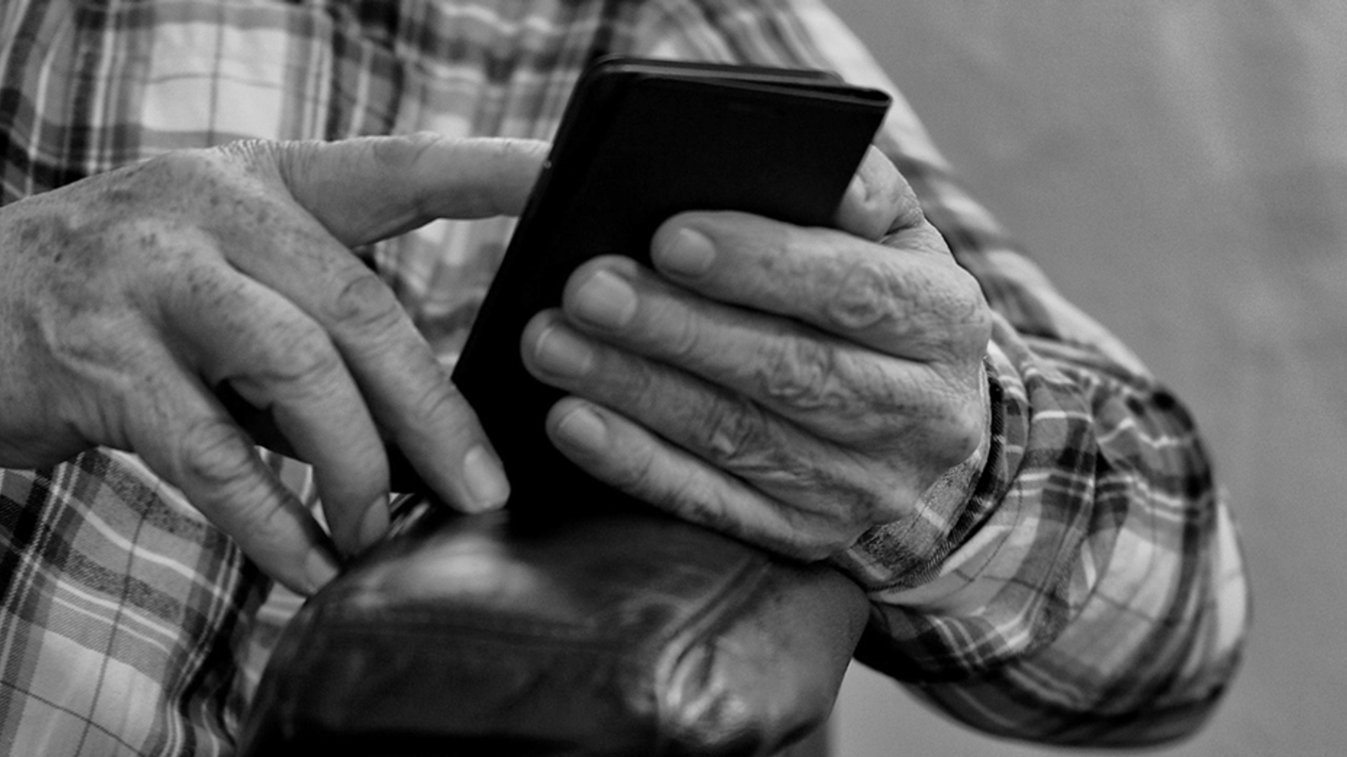 sociale media social media ouderen smartphone 930