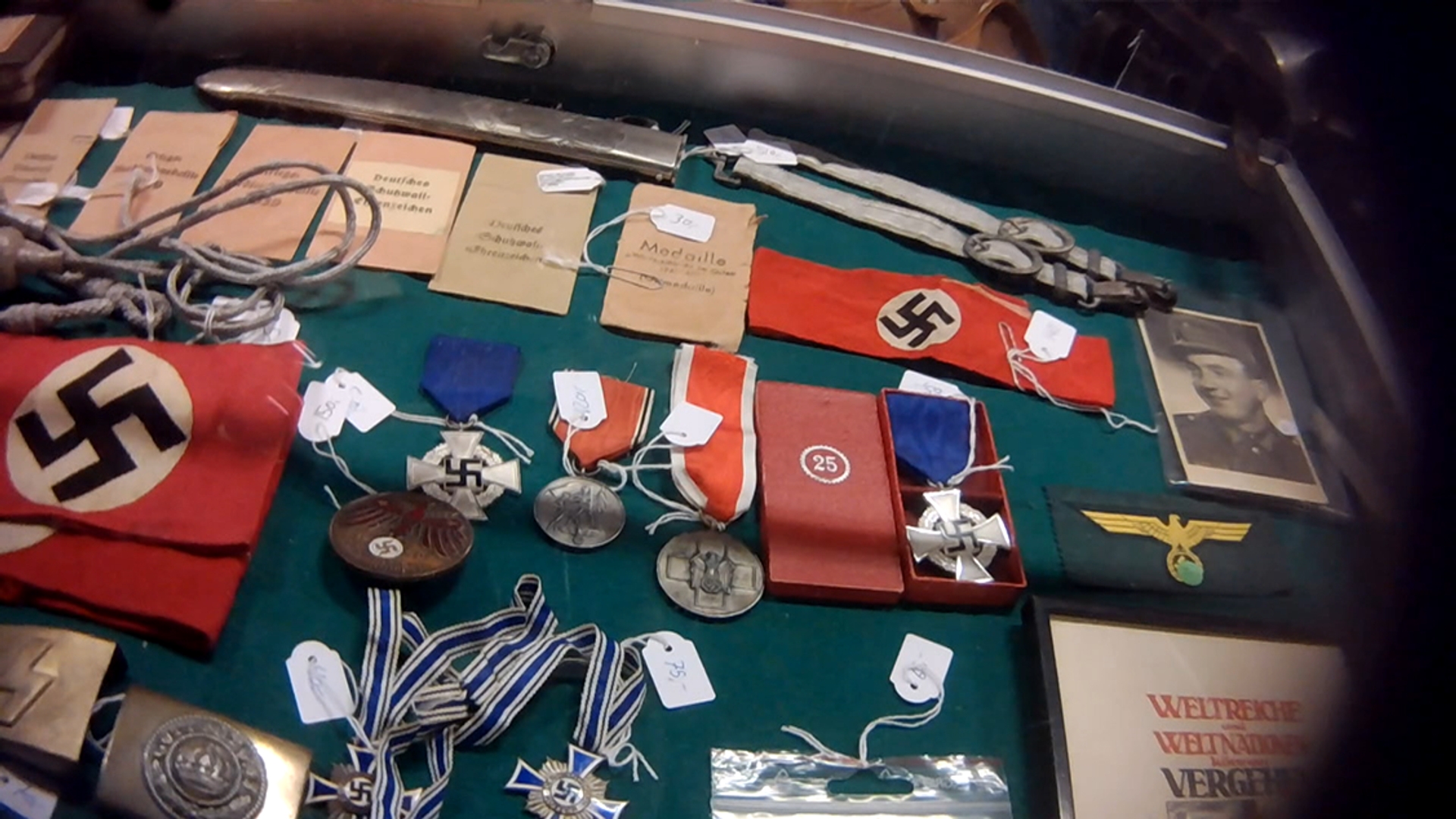Militariabeurs nazi-artikelen kassa