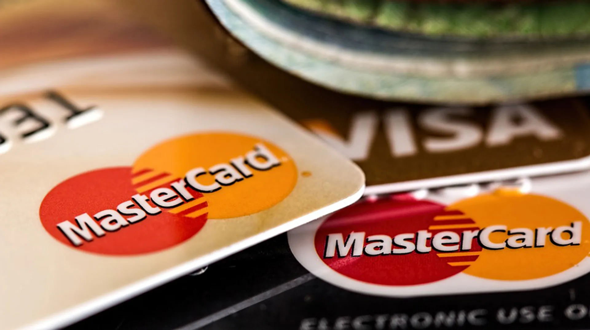 Volgend jaar direct geld overmaken naar een andere bank - Kassa - BNNVARA