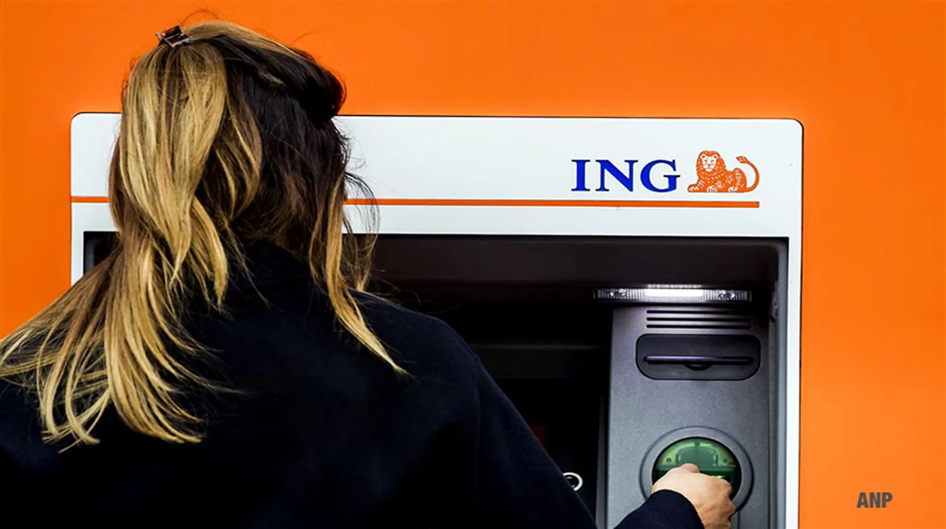 Afbeelding van Inkomen twintigers blijft achter