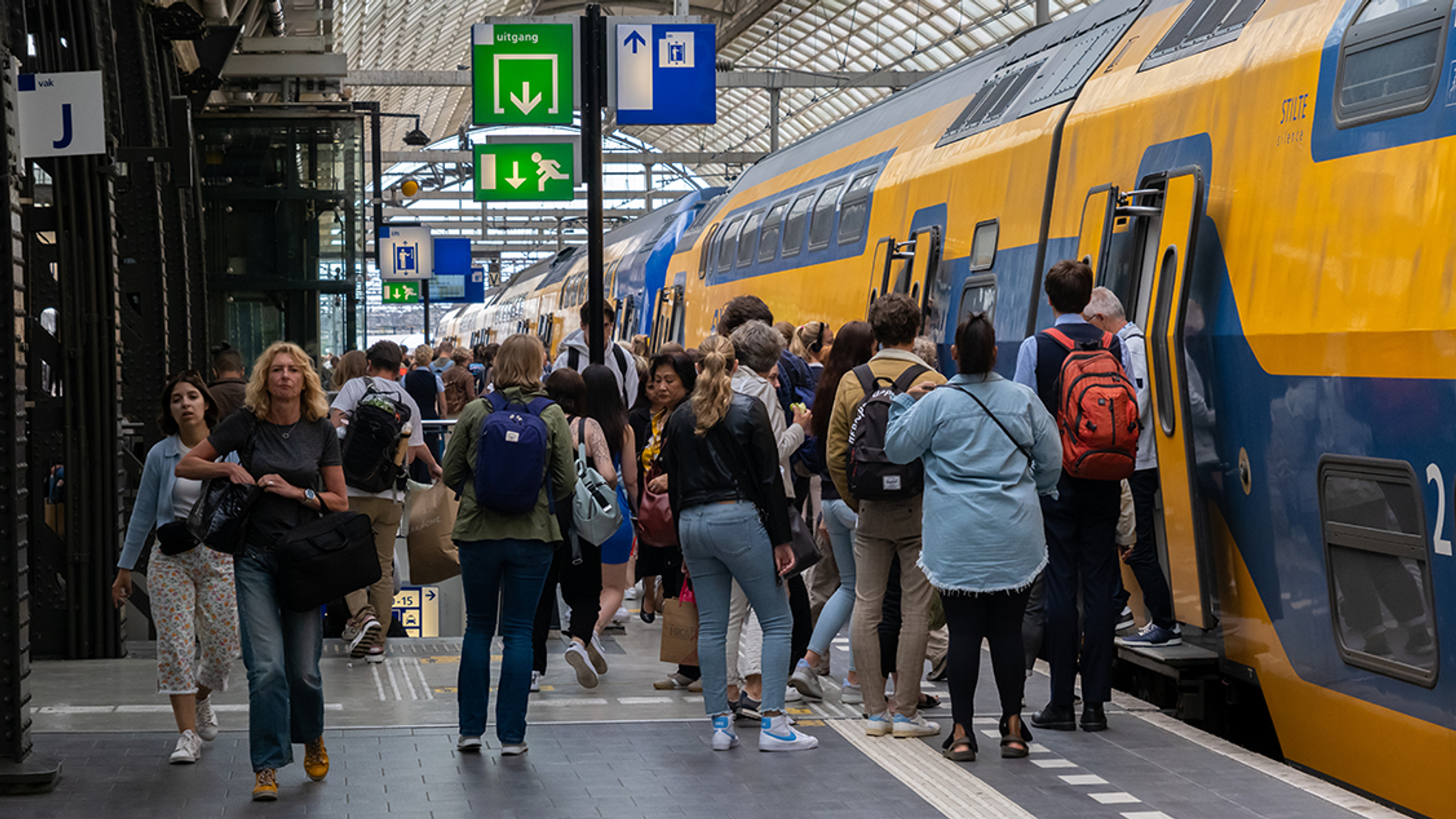 Afbeelding van Datalek bij NS: "Mogelijk gegevens van 780.000 klanten op straat"