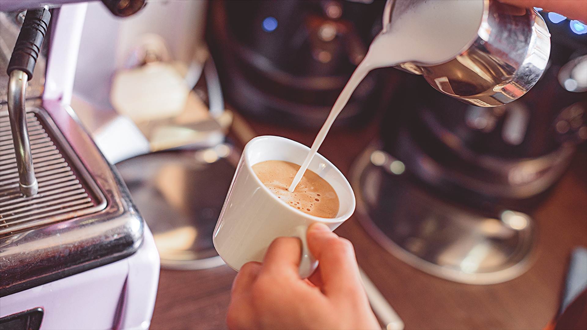 Afbeelding van Koffie fors duurder, grote verschillen tussen huismerk en A-merk