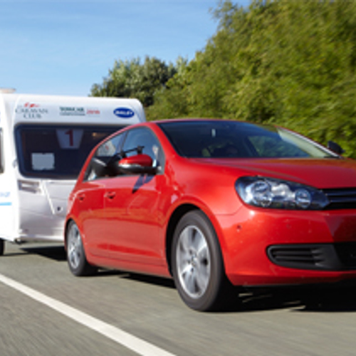 Derde van caravans rijdt met verouderde banden