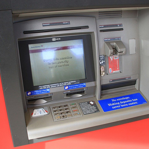 Pinnen en contant geld opnemen in het buitenland? Dit moet je weten!
