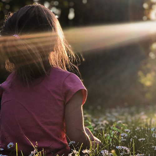 Onderzoek tegengaan coronavirus: zonlicht en antistoffen in moedermelk