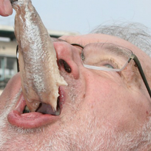 Veiling eerste vaatje Hollandse Nieuwe