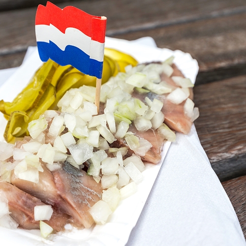 Wat is 'Hollandse Nieuwe'? En is er een verschil met Hollandse maatjesharing?