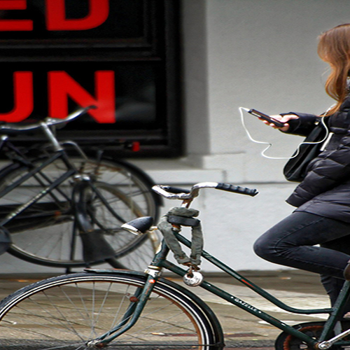 Slim fietsslot blokkeert smartphonegebruik