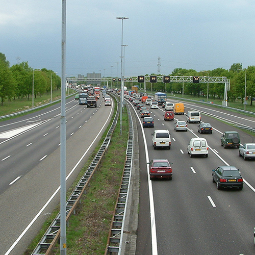 Tot vijf kilometer file op wegen naar Zeeuwse stranden