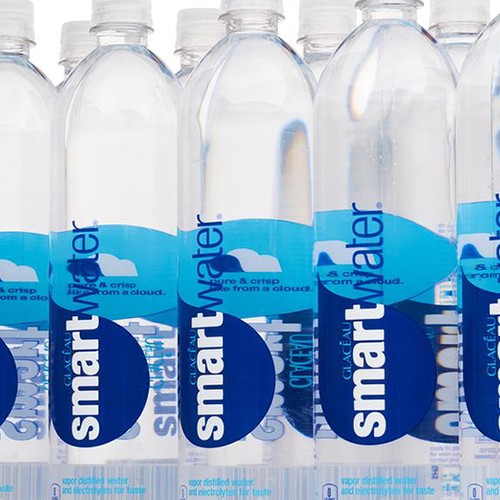 Smartwater Coca-Cola is het 'meest misleidende' voedingsproduct