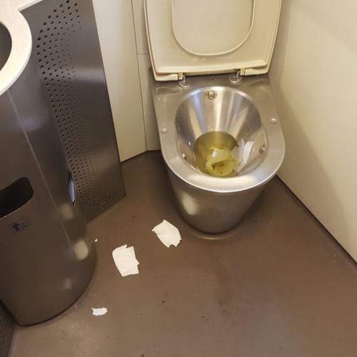 Oproep: Smerig treintoilet tegengekomen onderweg?