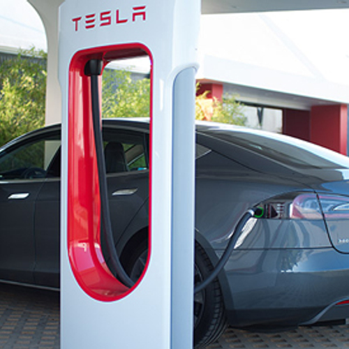 Tesla Motors opent Superchargers in Nederland