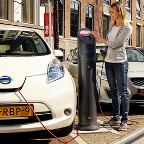 LEAF-rijders krijgen eigen oplaadpunt bij aanschaf