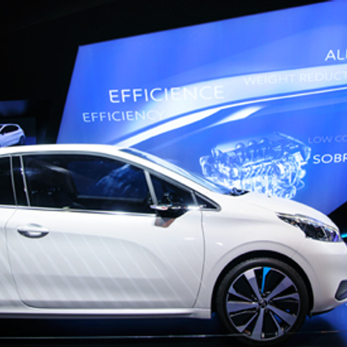 Parijs 2014: Peugeot 208 HYbrid Air 2L