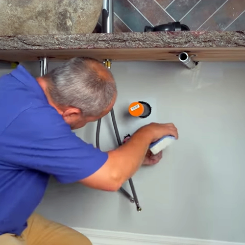 Elektricien rekent twee keer voorrijkosten. Mag dat?