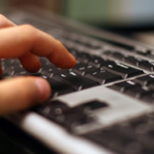 Jongens gebaat bij alcoholhulp op internet