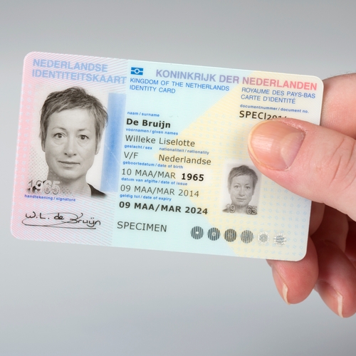 Mag de bank eisen dat ik geen gegevens afplak op een kopie van mijn identiteitsbewijs?