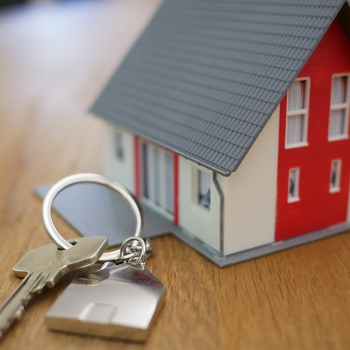 'Huizenmarkt eerlijker maken voor starters? Belast overwaarde'