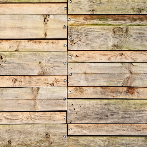 Hoe verwijder je schimmelplekken uit hout?
