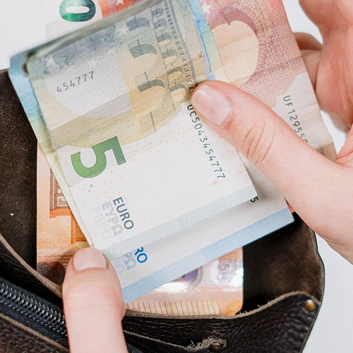 I&O Research: "Veel Nederlanders bezuinigen vanwege de inflatie"
